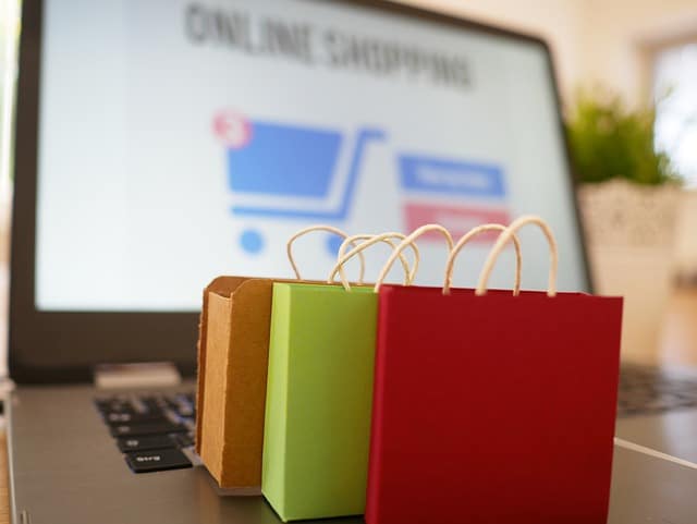 Image depicting online shopping