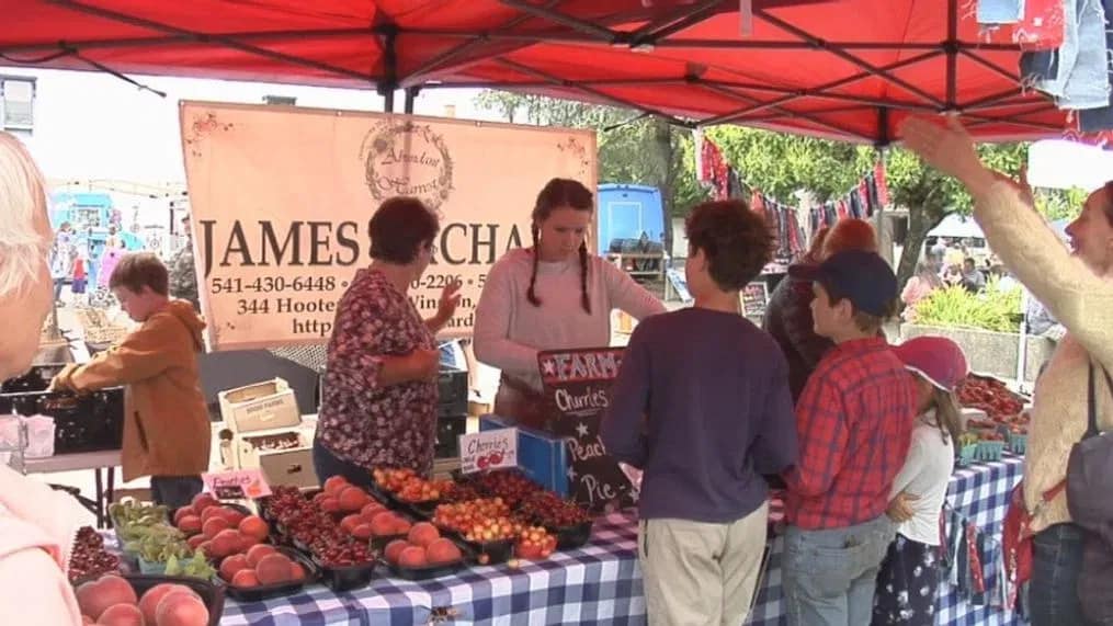 Free food samples is a great farmer's market selling idea